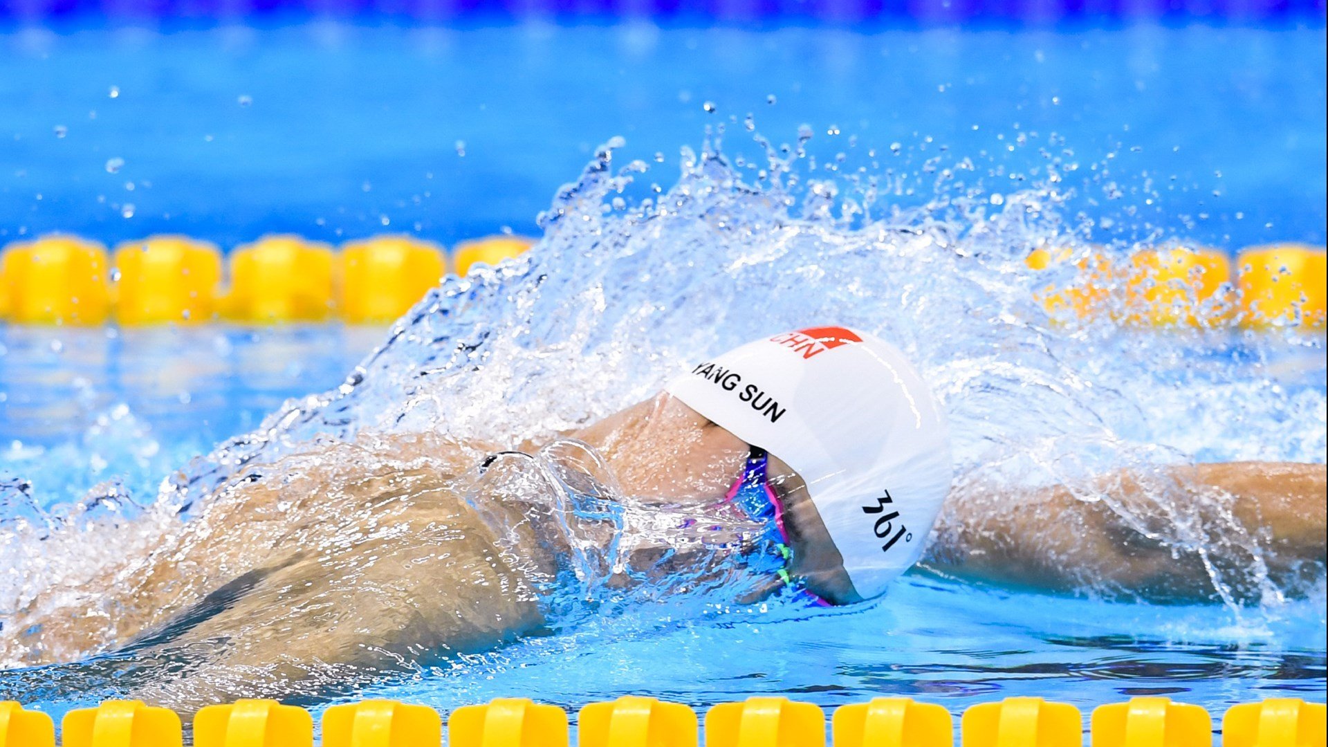 _极限风筝冲浪：在海风中追逐自由_，极限风筝视频